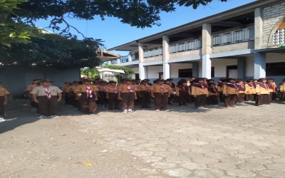 Langkah Tegap, Jiwa Hebat: Semangat Pramuka MI Darul Ulum II dalam Latihan PBB Dasar