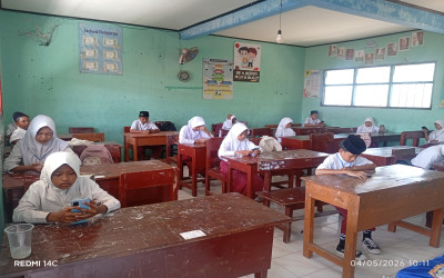 “Momentum Penentu: Ujian Madrasah Berbasis CBT di MI Darul Ulum II Resmi Digelar”