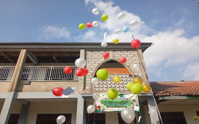 Penutupan MATAMUDA MI Darul Ulum II Berlangsung Khidmat dan Penuh Harapan, Balon Impian Warnai Langit Madrasah